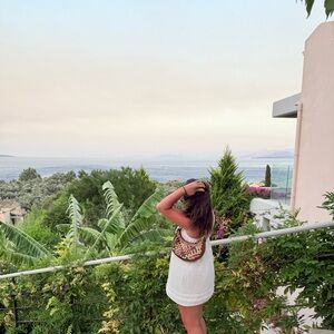 Meet your Posher, Naula